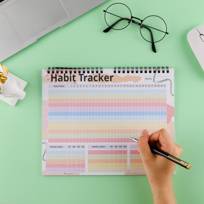 Tłuszcz papierowy Nieznany termin Agenda Celem Codzienny Miesięczny Roczny Spiralny Dziennik Planner Habit Tracker 4
